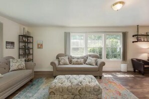 Living area - Barrel-Aged Beer Home (Asheville)