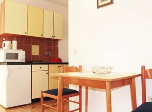 Fridge, microwave, stovetop