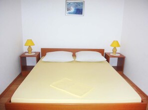 1 bedroom, WiFi, bed sheets