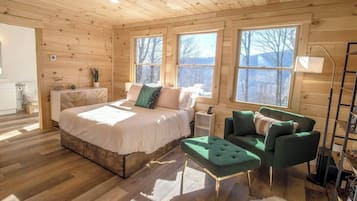 5 slaapkamers, een strijkplank/strijkijzer, internet, beddengoed
