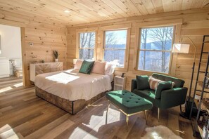 5 bedrooms, iron/ironing board, Internet, bed sheets