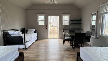 1 bedroom, bed sheets