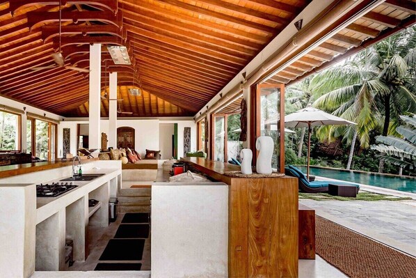 Terrace/patio - Kumara Luxury Villa, Sri Lanka (Weligama)