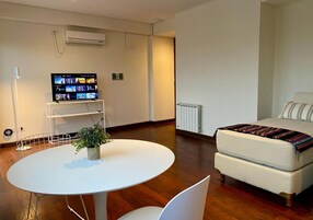 Cubrecamas, colchones con pillow-top y minibar 