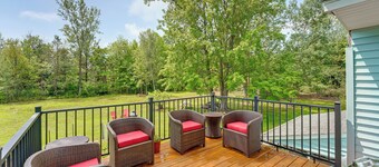 Cozy Holland Studio w/ Deck Near Lake Michigan!