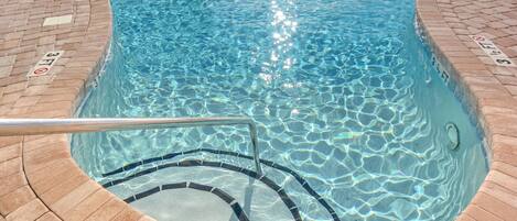 Innenpool, beheizter Pool