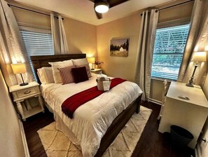 3 bedrooms, desk, iron/ironing board, travel crib