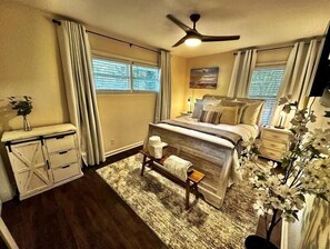 3 bedrooms, desk, iron/ironing board, travel cot