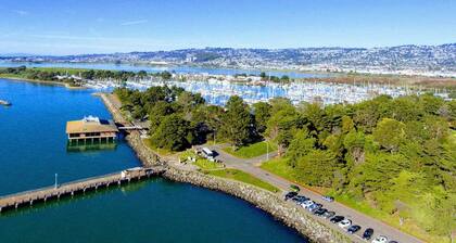 Chic Abode Central Berkeley 2BR | Near UC & Parks + Parking