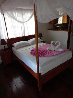 1 bedroom, WiFi - Castara Bliss Apartments A (Tobago)