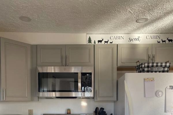 Frigorífic, microones, forn i placa de cuina