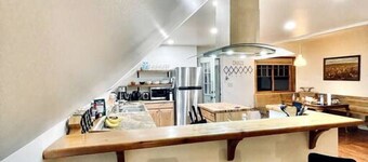 Peaceful Eagleville retreat with majestic views