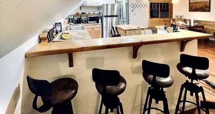 Peaceful Eagleville retreat with majestic views