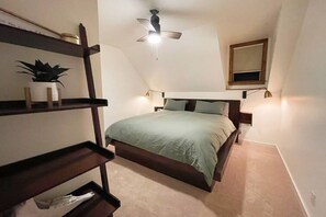 2 bedrooms, desk, iron/ironing board, WiFi