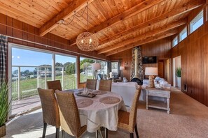 Interior - Hansen's Bodega Bay Getaway-Walk to Beach! (Bodega Bay)
