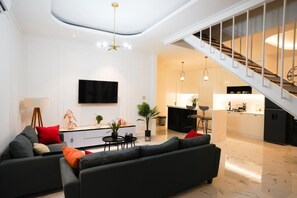 TV - Brand new luxury villas in the heart of Bali! Perfect for families or groups!#3 (Canggu)