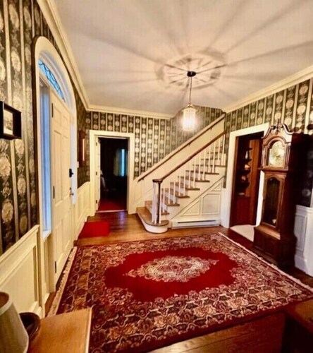 Victorian Oasis in Mineral City, near Atwood - Deer Hunting -  Hot Tub