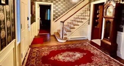 Victorian Oasis in Mineral City, near Atwood - Deer Hunting - Hot Tub