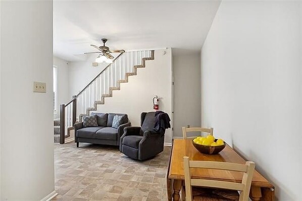 Interior - Superb Uptown Location! (New Orleans)