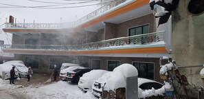 المنشأة من الخارج