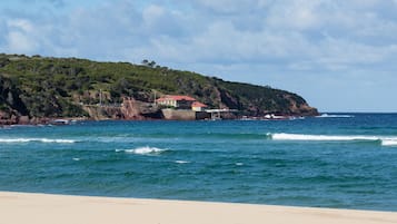 Una spiaggia nelle vicinanze