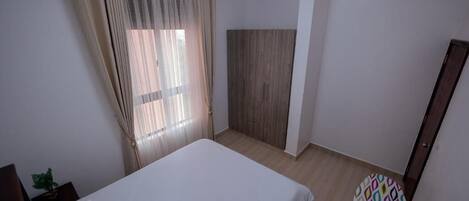 1 camera, ferro/asse da stiro, Wi-Fi, lenzuola