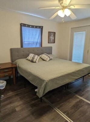 3 bedrooms, travel crib, free WiFi, bed sheets