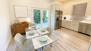 Dining - Private Guest House Central Location-Dog Friendly (Santa Barbara)