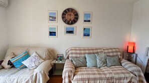 1 slaapkamer, een strijkplank/strijkijzer, gratis wifi, beddengoed