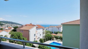 Property grounds - Charming apartment Adria with sea view and with communal pool (Okrug Gornji)