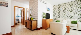 Seaview apartment Clementin with shared pool - EOS CROATIA