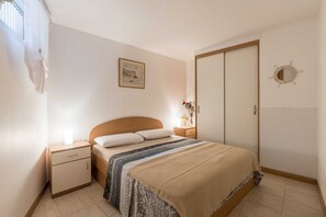 1 camera, ferro/asse da stiro, Wi-Fi gratuito, lenzuola