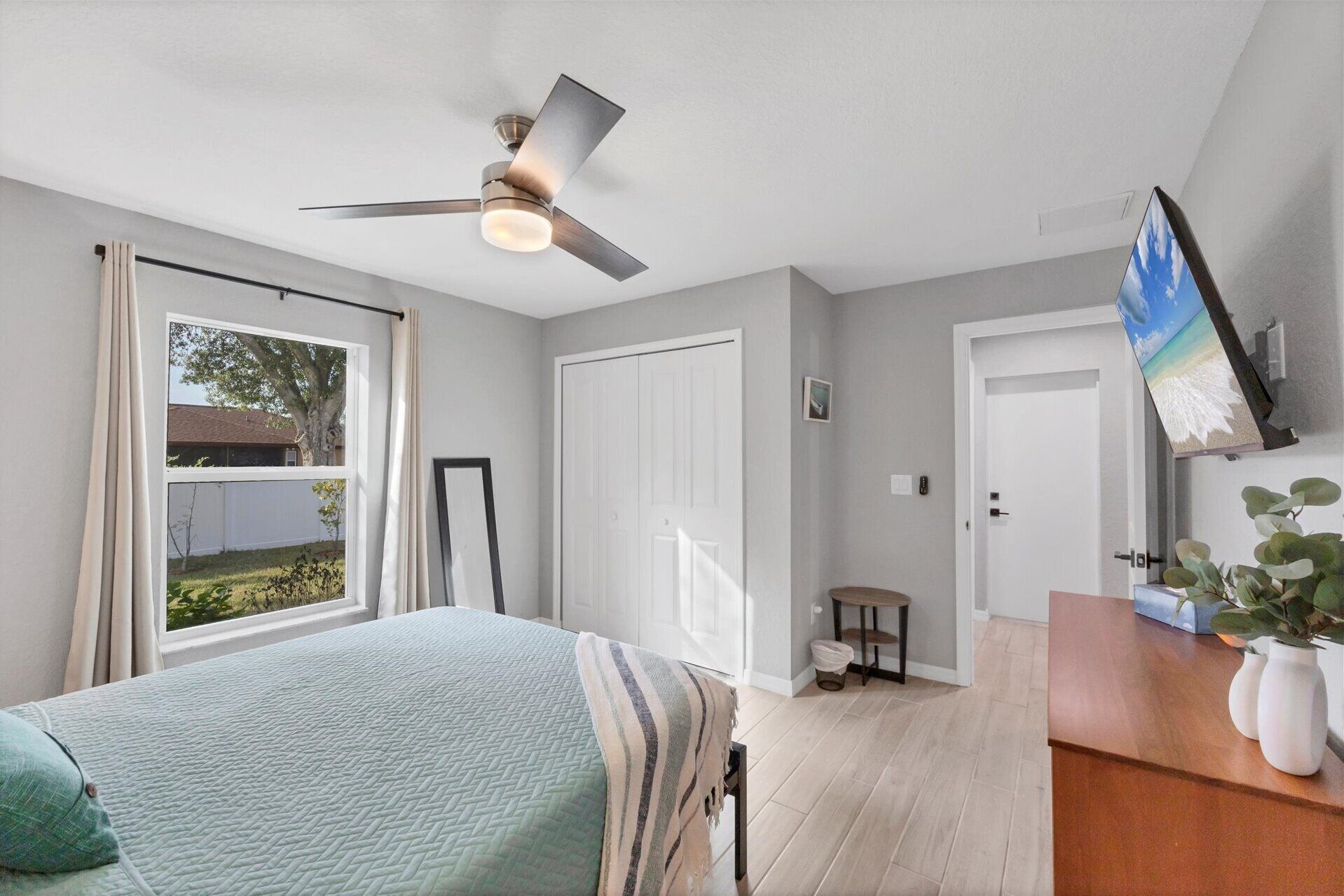 3 camere, una scrivania, ferro/asse da stiro, Wi-Fi gratuito