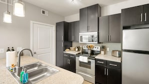 Apartment | 1 bedroom - Dallas Designer 1BD 1BA Downtown Apartment (Dallas)