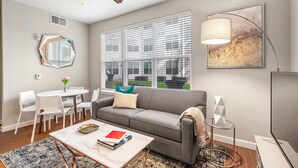 Unclassified image, 2 of 24, button - Dallas Stylish 1BD 1BA Downtown Apartment (Dallas)