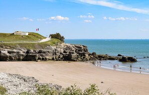 Beach - Stunning home in Saint-Savinien (Saint-Savinien)