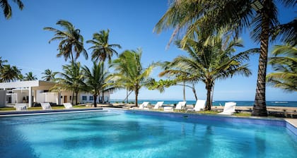The Palm Bay Club Lodge