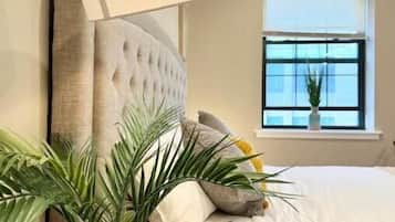 1 camera, una scrivania, ferro/asse da stiro, culla da viaggio