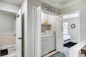 2 habitaciones, tabla de planchar con plancha, internet y ropa de cama 