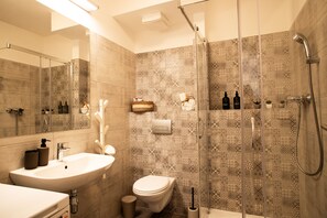 Hårtørrer, håndklæder, Sæbe, Shampoo