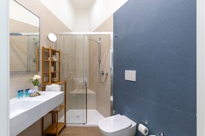 Shower, bidet, towels, toilet paper - iFlat | Lovely and comfortable flat in Prati (Roma)