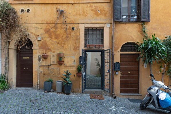 Exterior detail - iFlat | Cozy in Monti (Roma)