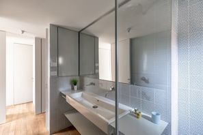 Shower, bidet