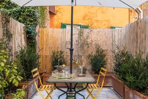 Outdoor dining - iFlat Sweet Dream in Trastevere (Roma)