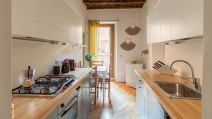 Coffee/tea maker, fridge, oven, stovetop - iFlat Sweet Dream in Trastevere (Roma)