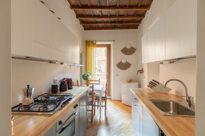 Fridge, oven, stovetop, coffee/tea maker - iFlat Sweet Dream in Trastevere (Roma)