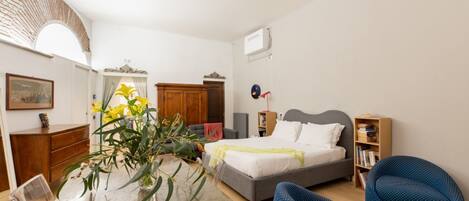 1 dormitori, wifi i roba de llit