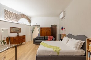 1 bedroom, iron/ironing board, WiFi, bed sheets - iFlat | Cozy Studio in Monti (Roma)