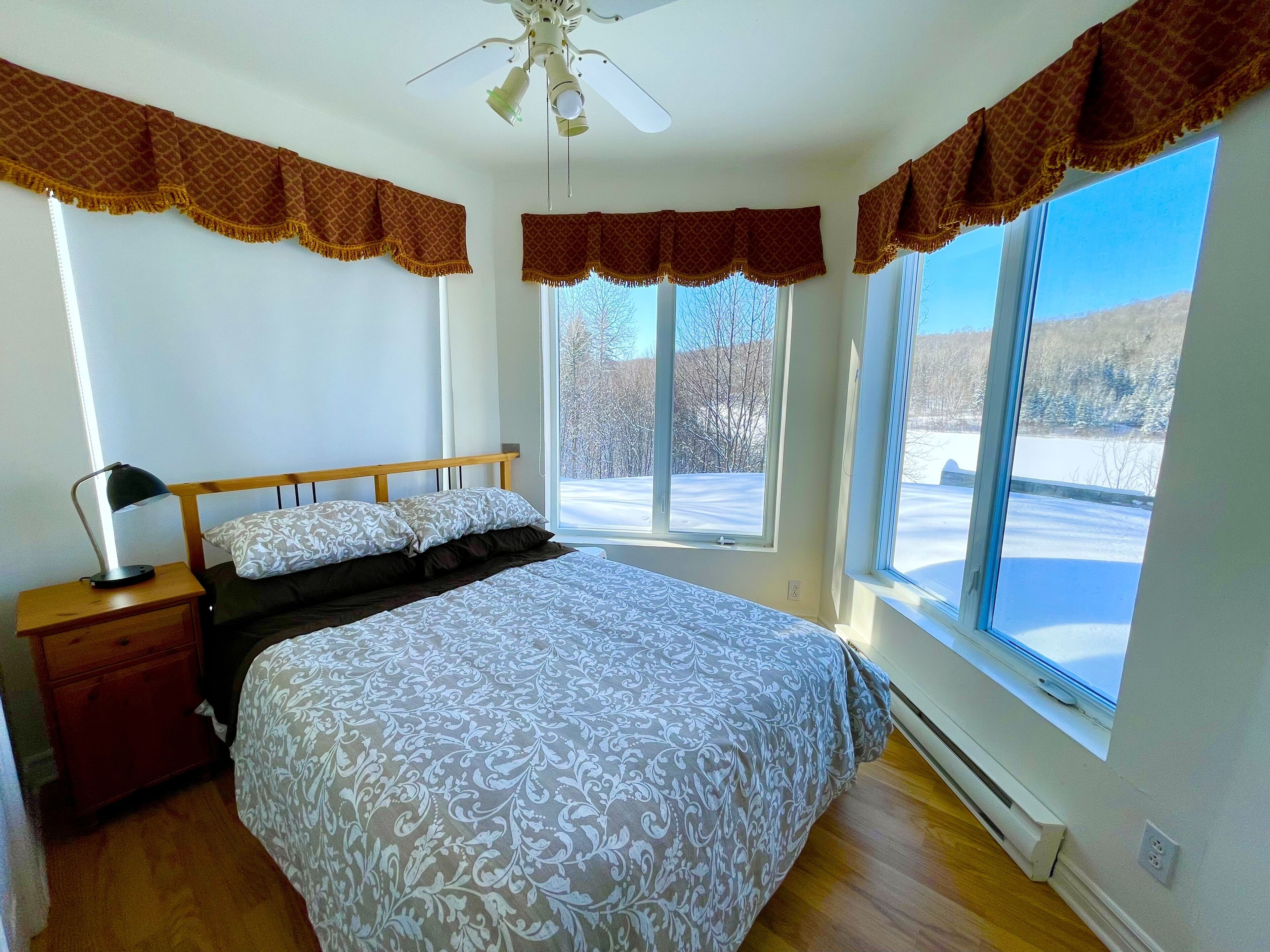 6 bedrooms, individually furnished, WiFi, bed sheets