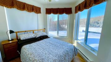 6 bedrooms, individually furnished, WiFi, bed sheets